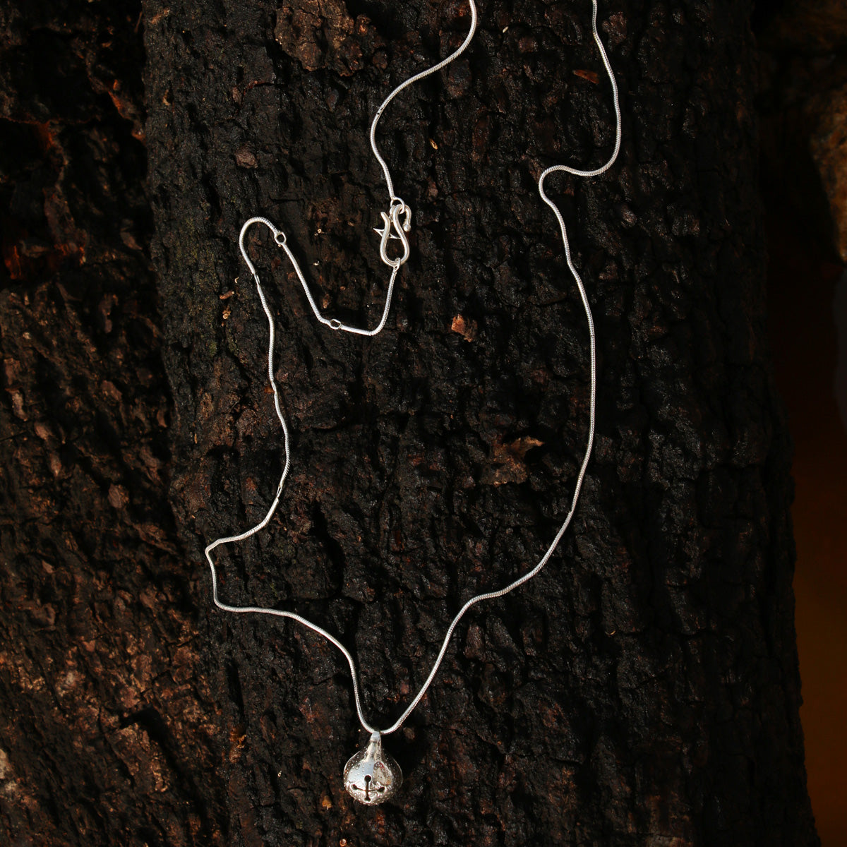 Tiny Kasturi Pendant & Chain